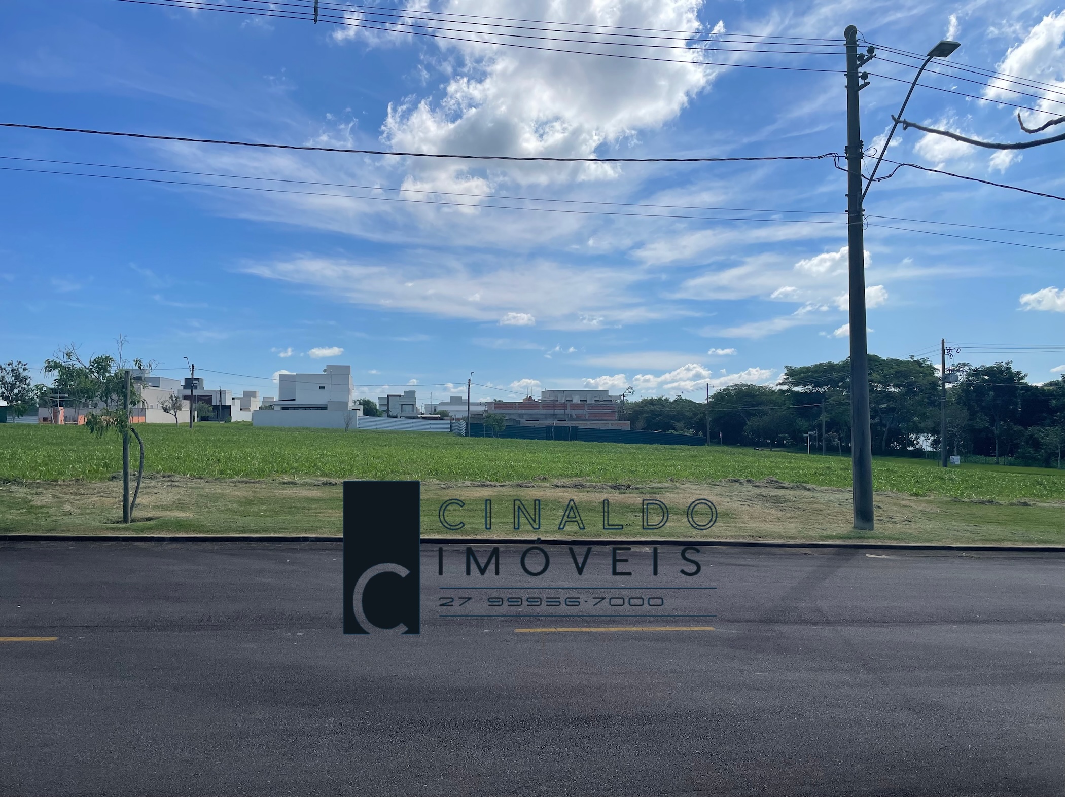 Lote residencial 420 m²